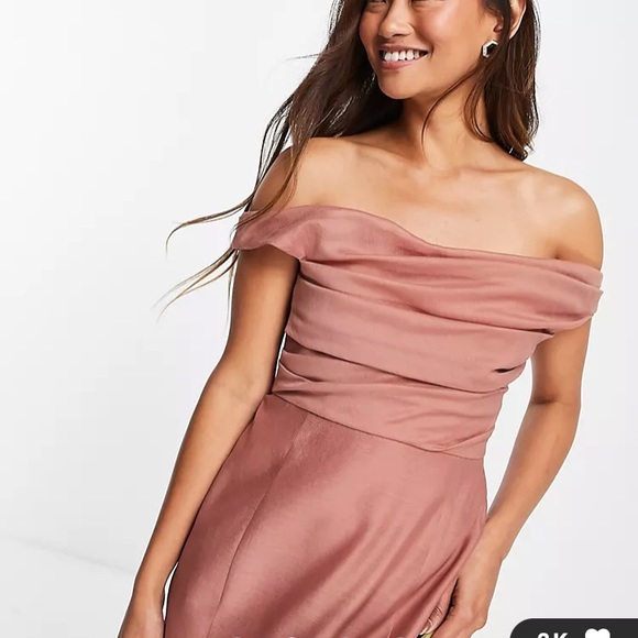 ASOS DESIGN Bridesmaid off shoulder maxi dress with corset detail - Picture 4 of 8